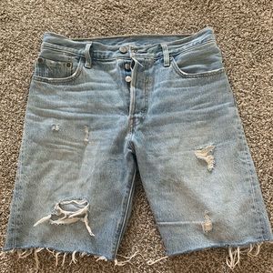 501 Levi’s Bermuda shorts